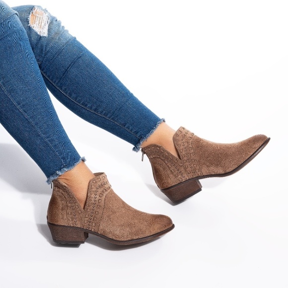 Taupe Faux Suede Side Slit Ankle Booties size 5.5 - Picture 1 of 1